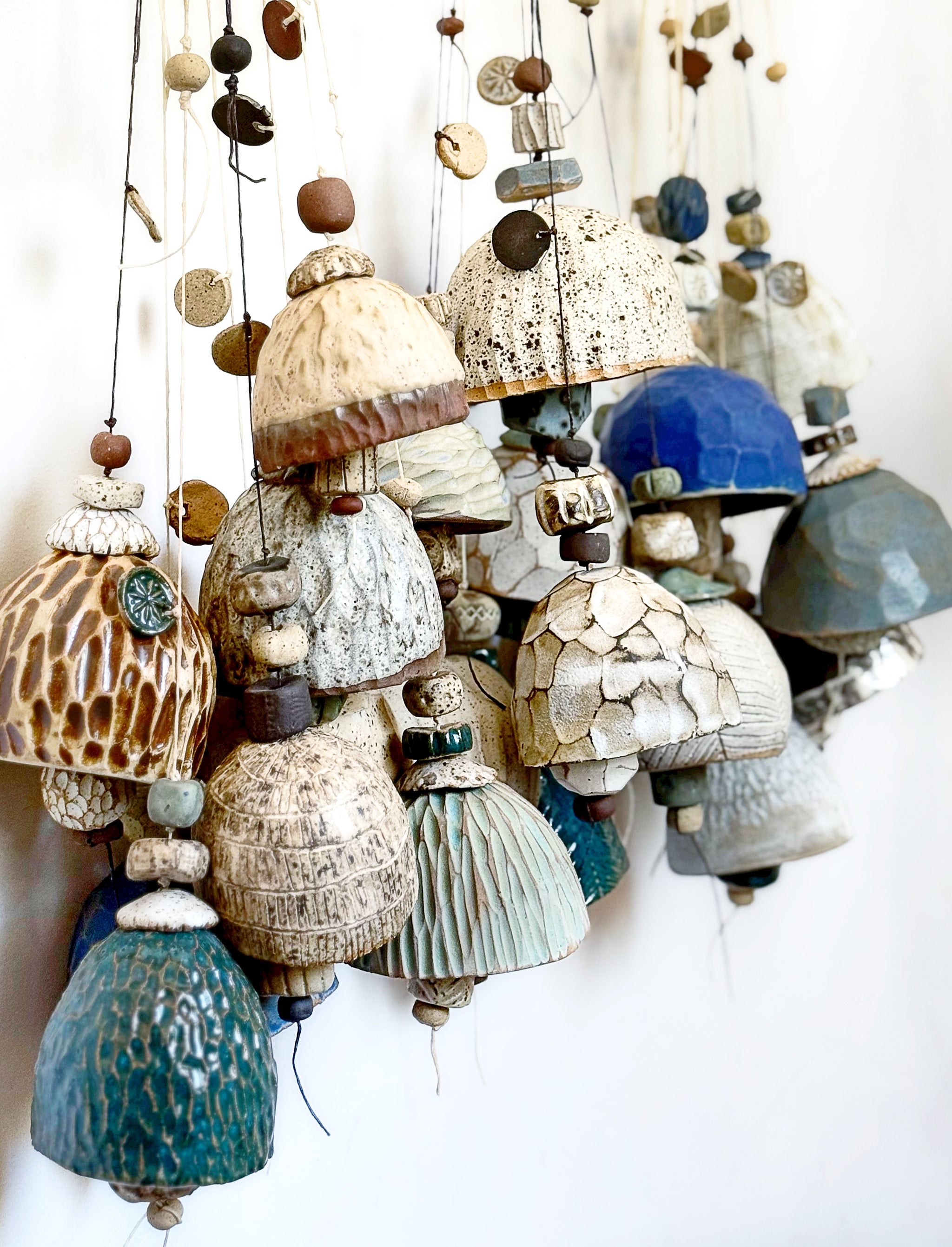 Large Speckled Grid Belle Chime – DianaFayt