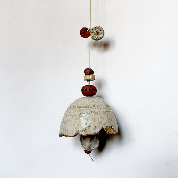 Large Ivory Scallop Belle Chime