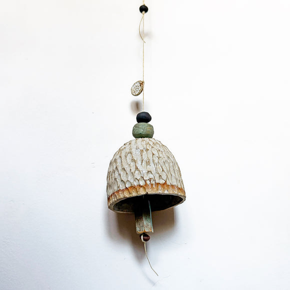 Large Faceted Ivory and Natural Belle Chime
